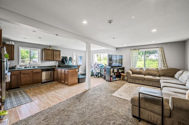 6764 W Broadway Avenue, Columbus, MN 55025