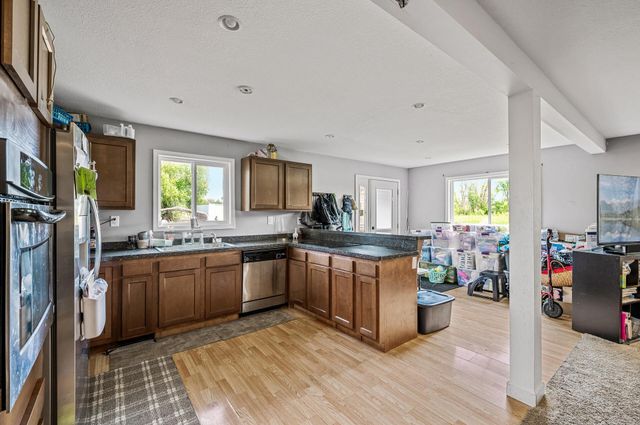 6764 W Broadway Avenue, Columbus, MN 55025