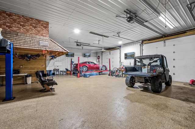 6764 W Broadway Avenue, Columbus, MN 55025