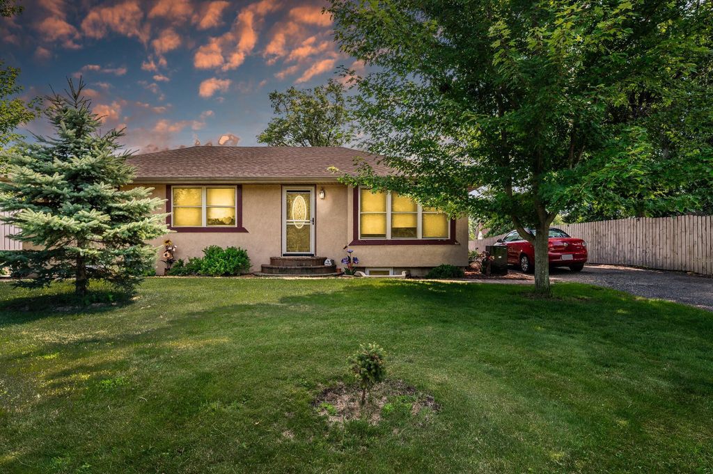 6764 W Broadway Avenue, Columbus, MN 55025