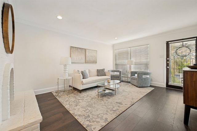5904 Sandhurst Lane 149, Dallas, TX 75206
