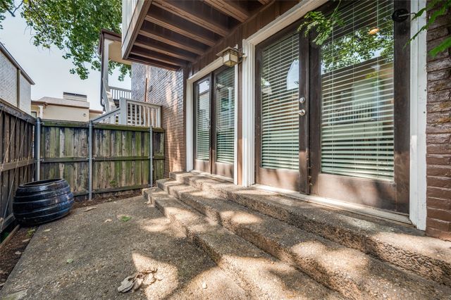 5904 Sandhurst Lane 149, Dallas, TX 75206