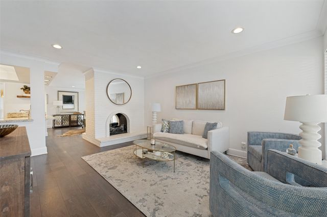 5904 Sandhurst Lane 149, Dallas, TX 75206