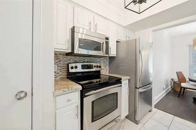 5904 Sandhurst Lane 149, Dallas, TX 75206