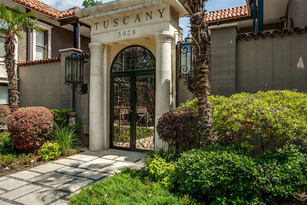 5904 Sandhurst Lane 149, Dallas, TX 75206