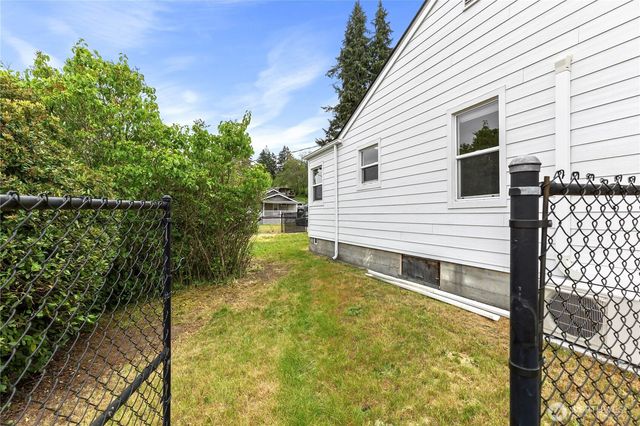3640 W C Street, Bremerton, WA 98312