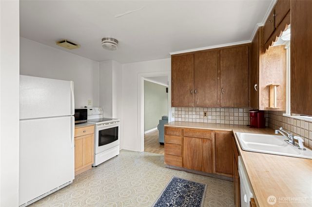 3640 W C Street, Bremerton, WA 98312