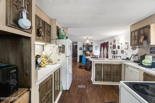 9945 LIGHT Avenue, Hastings, FL 32145