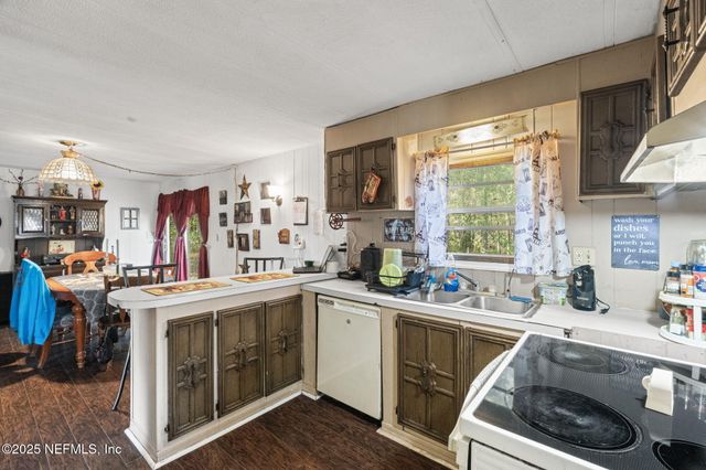 9945 LIGHT Avenue, Hastings, FL 32145