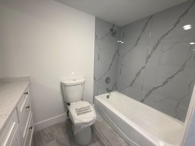 625 Oaks Drive 305, Pompano Beach, FL 33069