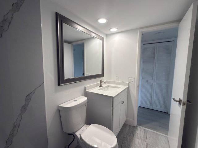 625 Oaks Drive 305, Pompano Beach, FL 33069