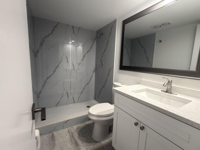 625 Oaks Drive 305, Pompano Beach, FL 33069