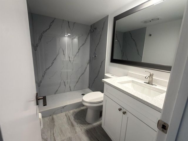 625 Oaks Drive 305, Pompano Beach, FL 33069