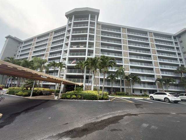 625 Oaks Drive 305, Pompano Beach, FL 33069