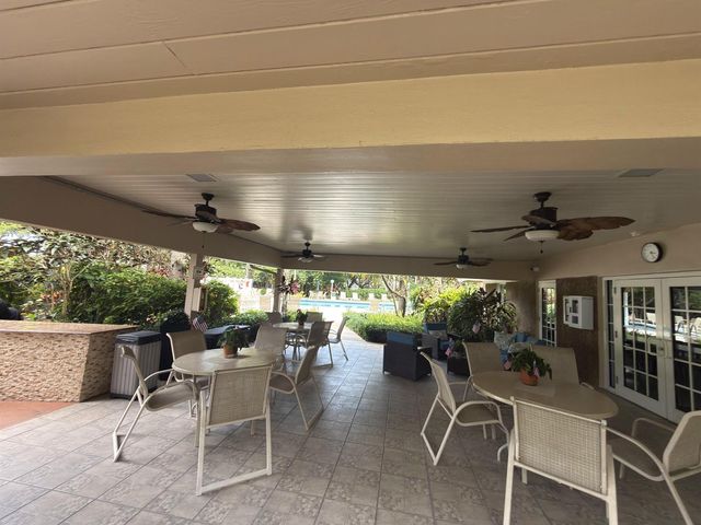 625 Oaks Drive 305, Pompano Beach, FL 33069