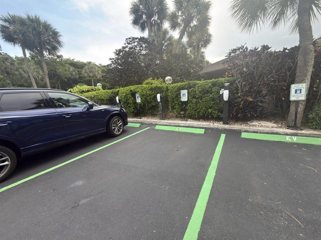 625 Oaks Drive 305, Pompano Beach, FL 33069