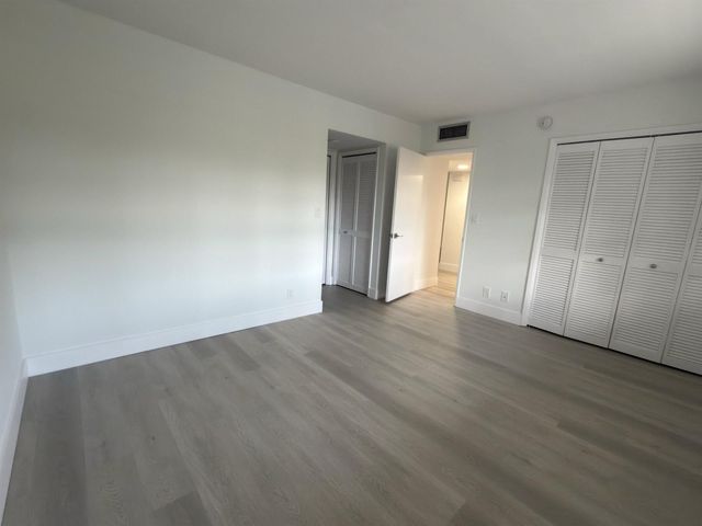 625 Oaks Drive 305, Pompano Beach, FL 33069