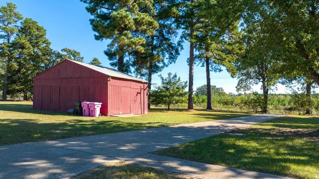 5896 Nuthatcher Rd, Gilmer, TX 75645