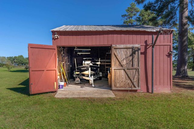 5896 Nuthatcher Rd, Gilmer, TX 75645