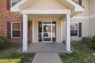 2128 NW 156th Street 31, Clive, IA 50325