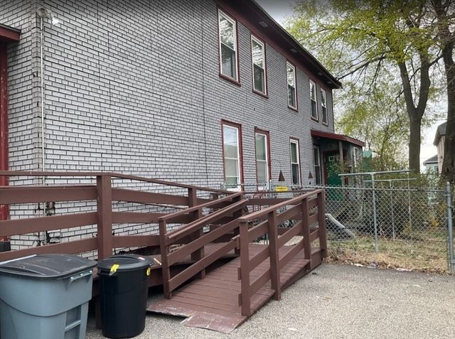 146 Beacon St, Worcester, MA 01610