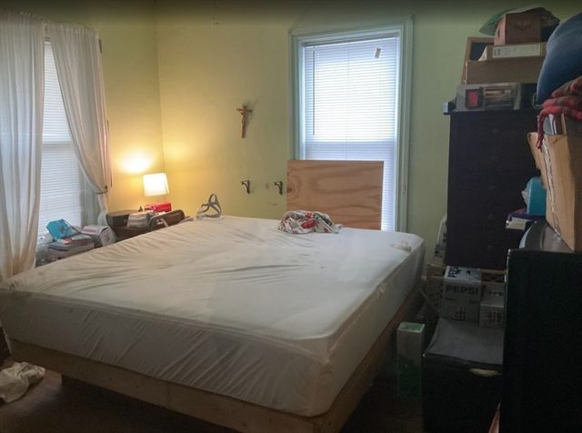 146 Beacon St, Worcester, MA 01610