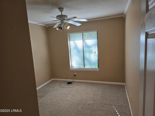 18 Middle Road, Beaufort, SC 29907