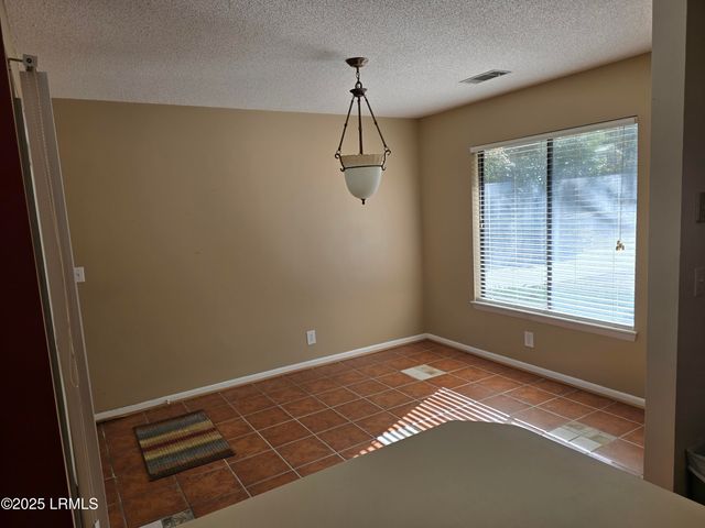 18 Middle Road, Beaufort, SC 29907