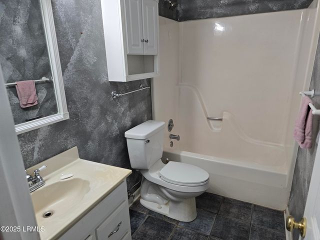 18 Middle Road, Beaufort, SC 29907