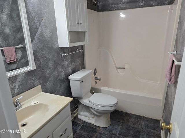 18 Middle Road, Beaufort, SC 29907