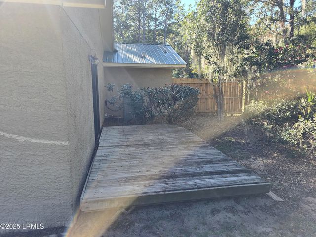 18 Middle Road, Beaufort, SC 29907