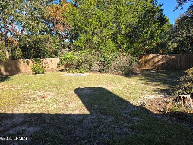 18 Middle Road, Beaufort, SC 29907