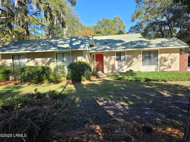 18 Middle Road, Beaufort, SC 29907