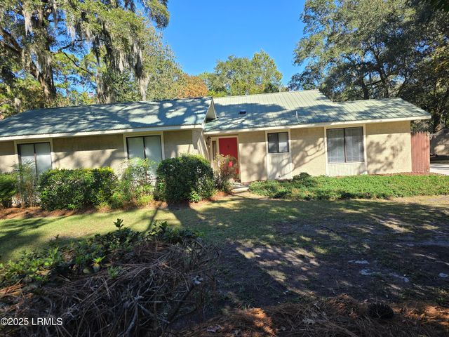 18 Middle Road, Beaufort, SC 29907