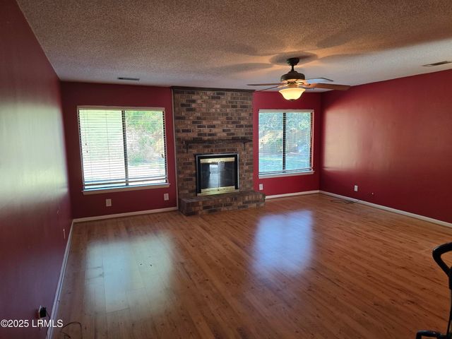 18 Middle Road, Beaufort, SC 29907