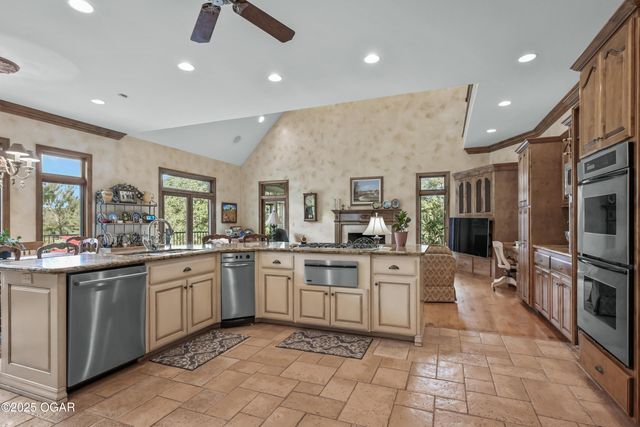 11411 Goldenrod Road, Carthage, MO 64836