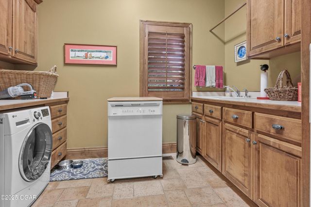 11411 Goldenrod Road, Carthage, MO 64836