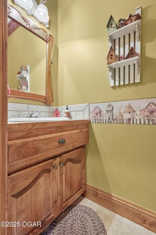 11411 Goldenrod Road, Carthage, MO 64836