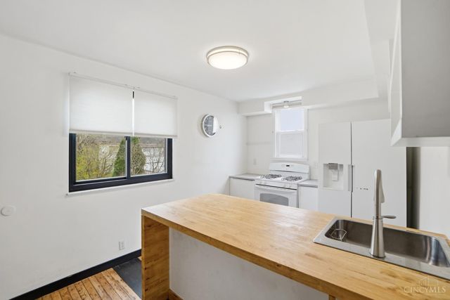 4910 Greenlee Avenue, St Bernard, OH 45217