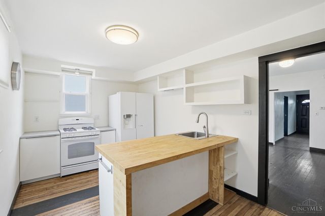 4910 Greenlee Avenue, St Bernard, OH 45217