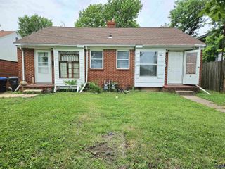 1515/1517 SW Lincoln ST, Topeka, KS 66604