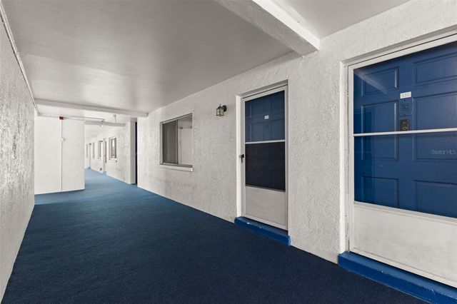 350 79TH AVENUE N 332, St Petersburg, FL 33702