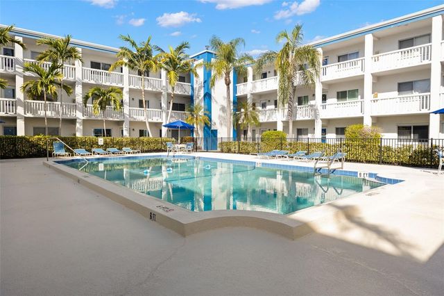 350 79TH AVENUE N 332, St Petersburg, FL 33702