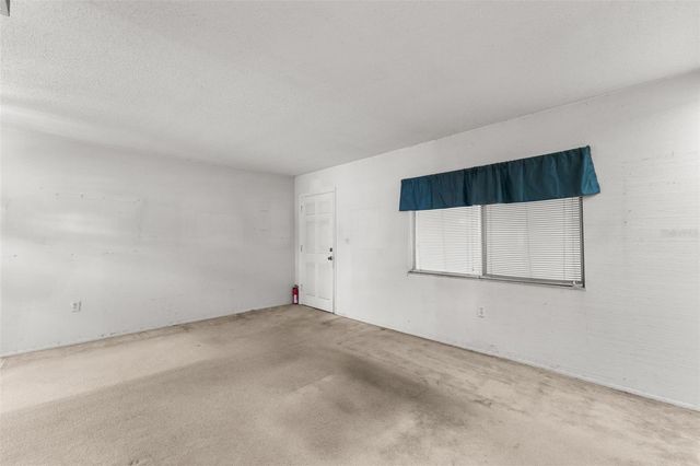 350 79TH AVENUE N 332, St Petersburg, FL 33702