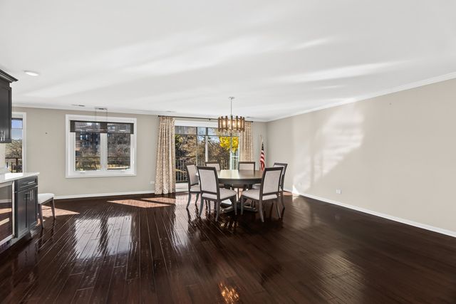 701 LAKE HINSDALE Drive G-202, Willowbrook, IL 60527