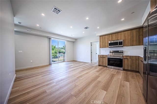 9064 La Prada, Los Angeles, CA 90042