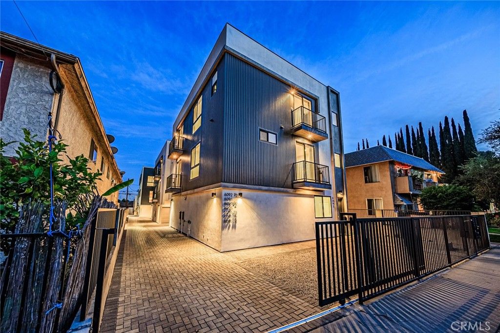 9064 La Prada, Los Angeles, CA 90042