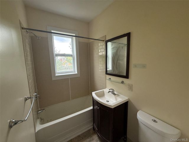 60 Carroll Street D8, Poughkeepsie, NY 12601
