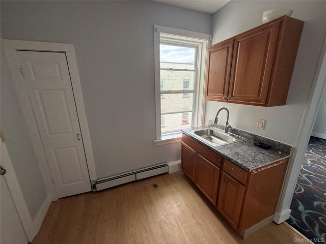 60 Carroll Street D8, Poughkeepsie, NY 12601