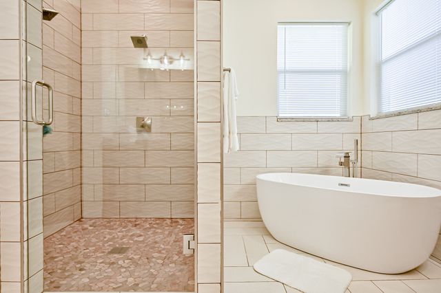 811 Mallard Pointe Drive, Grand Prairie, TX 75104